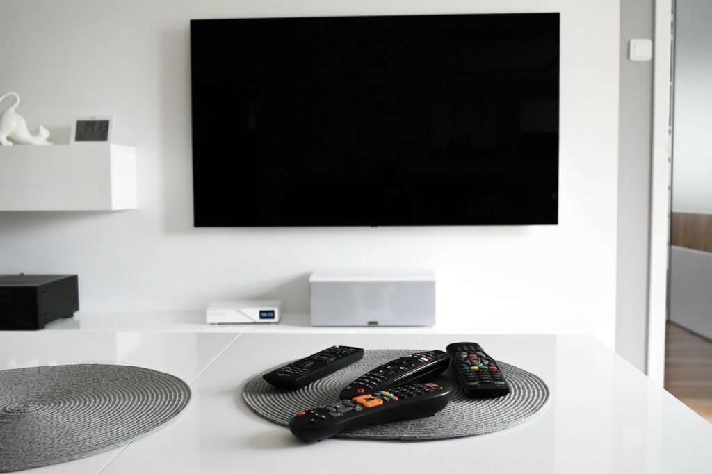 tv-set-4308538_1280